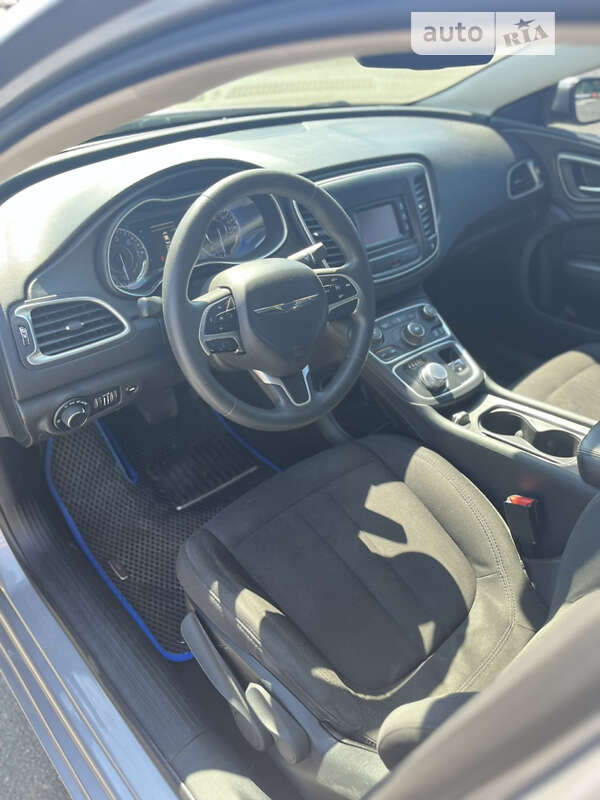 Седан Chrysler 200 2014 в Киеве