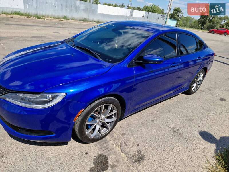 Седан Chrysler 200 2015 в Киеве