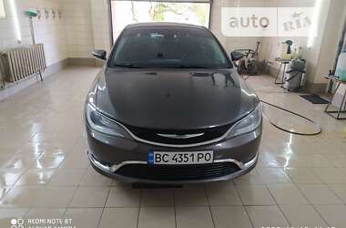 Седан Chrysler 200 2015 в Рава-Руській