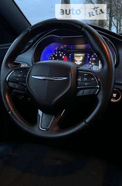 Седан Chrysler 200 2015 в Кам'янці-Бузькій