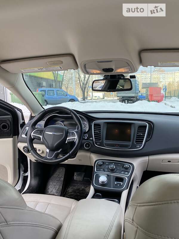 Седан Chrysler 200 2014 в Киеве