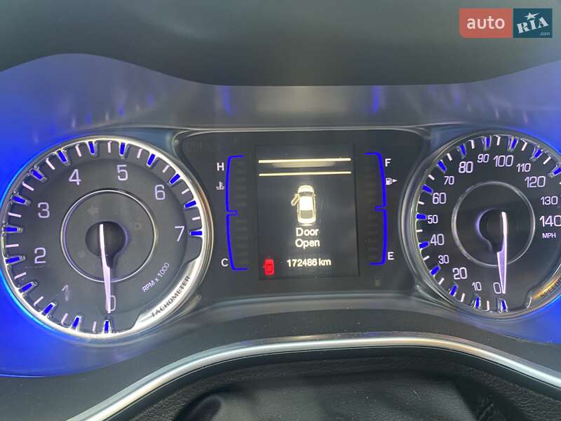 Седан Chrysler 200 2015 в Кривом Роге