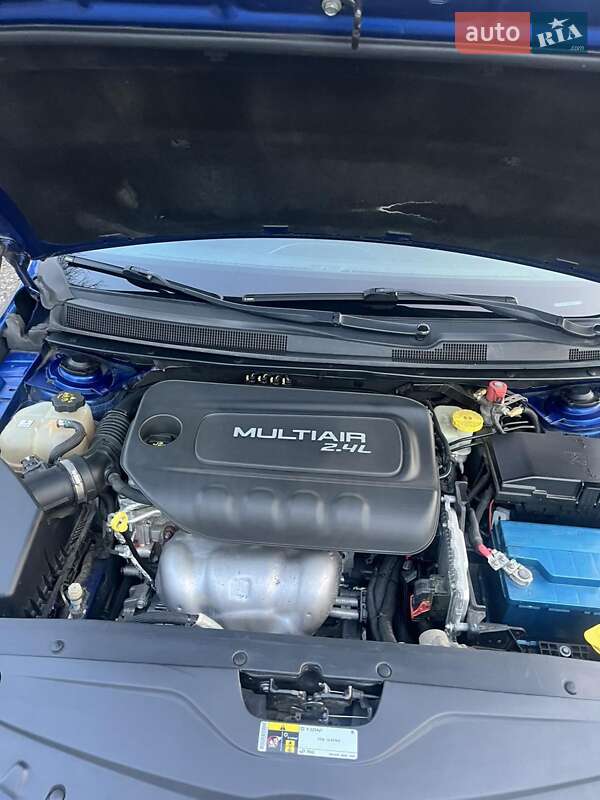 Седан Chrysler 200 2014 в Новомосковске