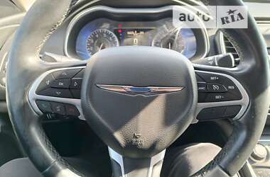 Седан Chrysler 200 2014 в Полтаве