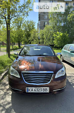 Седан Chrysler 200 2013 в Києві