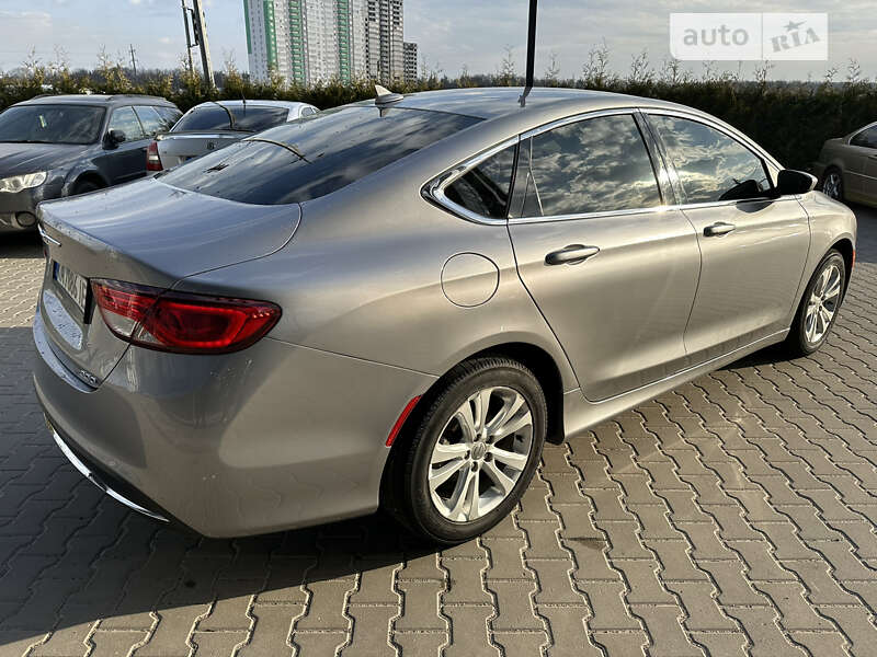 Седан Chrysler 200 2016 в Киеве