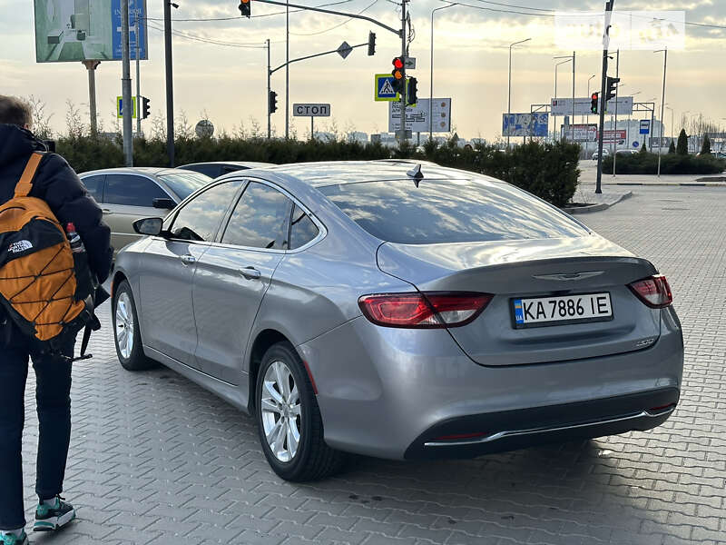 Седан Chrysler 200 2016 в Киеве