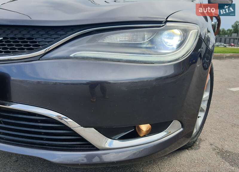 Седан Chrysler 200 2015 в Киеве