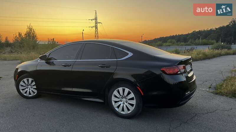 Седан Chrysler 200 2015 в Шепетовке