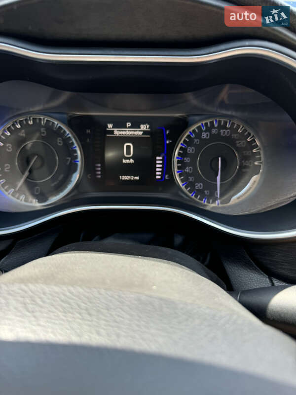 Седан Chrysler 200 2014 в Кривом Роге фото 9 Седан Chrysler 200 2014 в Кривом Роге