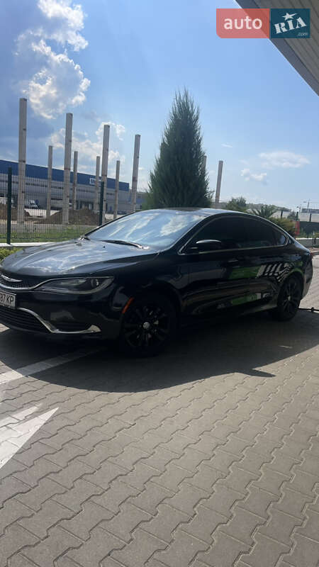 Седан Chrysler 200 2015 в Киеве