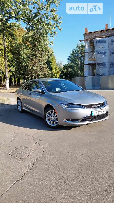Седан Chrysler 200 2015 в Києві