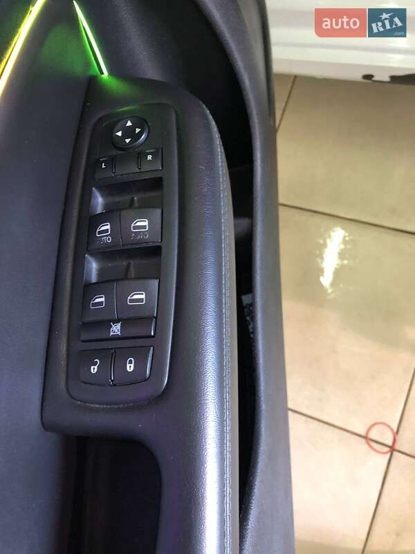 Седан Chrysler 200 2015 в Одессе