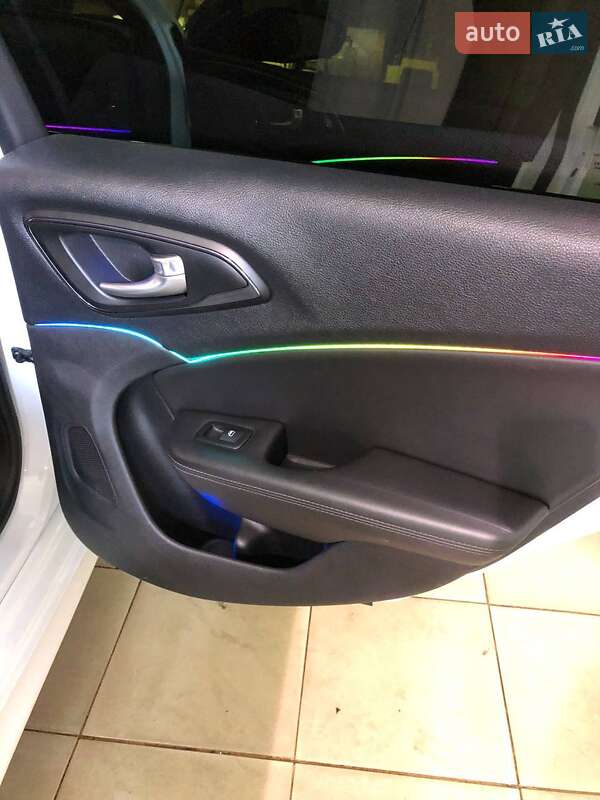 Седан Chrysler 200 2015 в Одессе