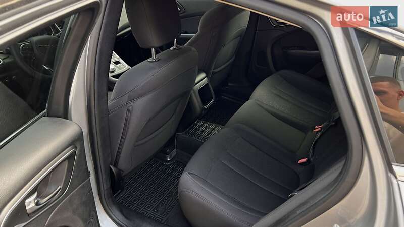 Седан Chrysler 200 2015 в Белой Церкви