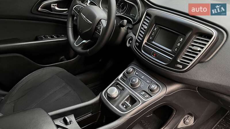 Седан Chrysler 200 2015 в Белой Церкви