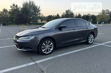 Седан Chrysler 200 2015 в Киеве