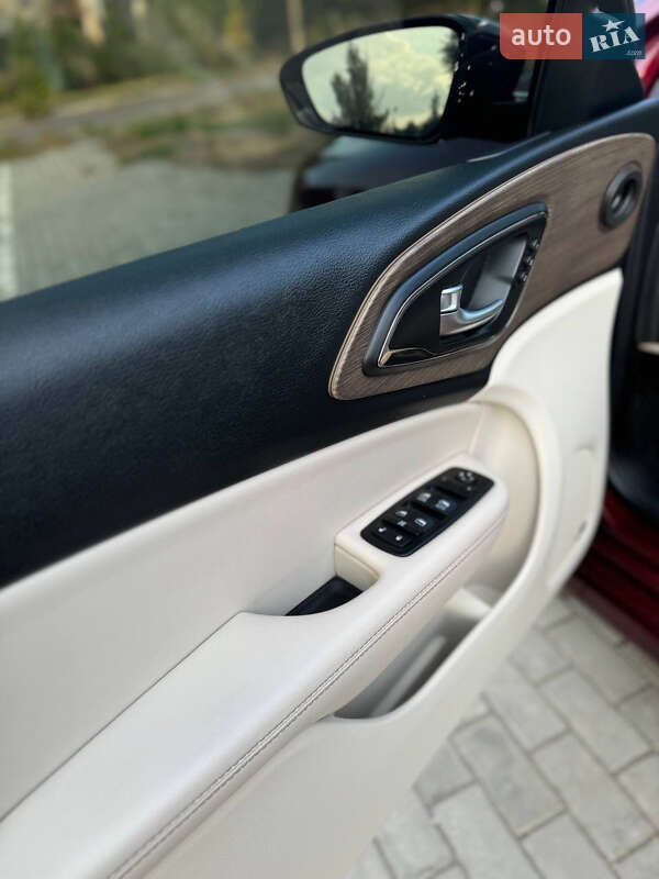 Седан Chrysler 200 2015 в Кривом Роге