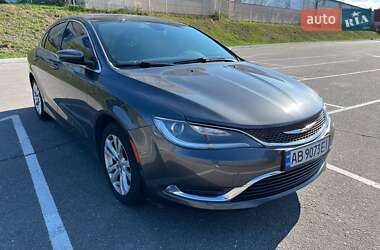 Седан Chrysler 200 2015 в Виннице