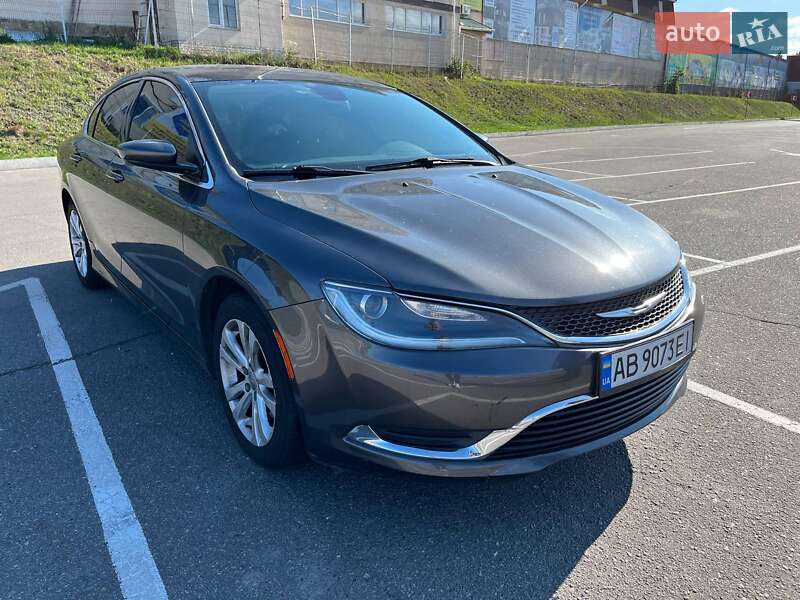 Седан Chrysler 200 2015 в Виннице