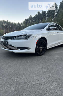 Седан Chrysler 200 2015 в Києві