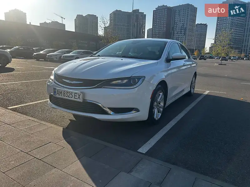 Chrysler 200