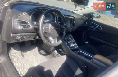 Седан Chrysler 200 2015 в 