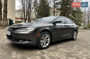 Седан Chrysler 200 2015 в Львове