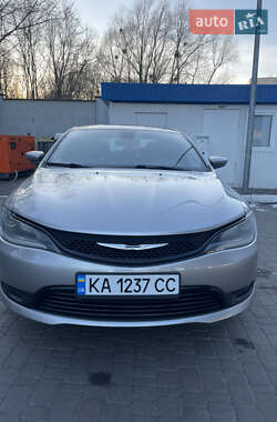 Седан Chrysler 200 2015 в Киеве