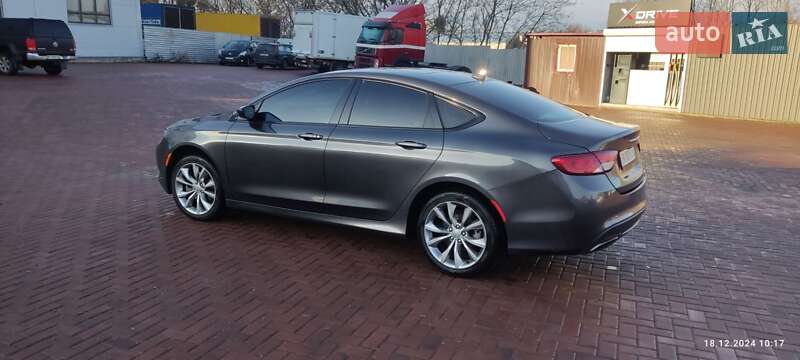 Седан Chrysler 200 2016 в Рівному