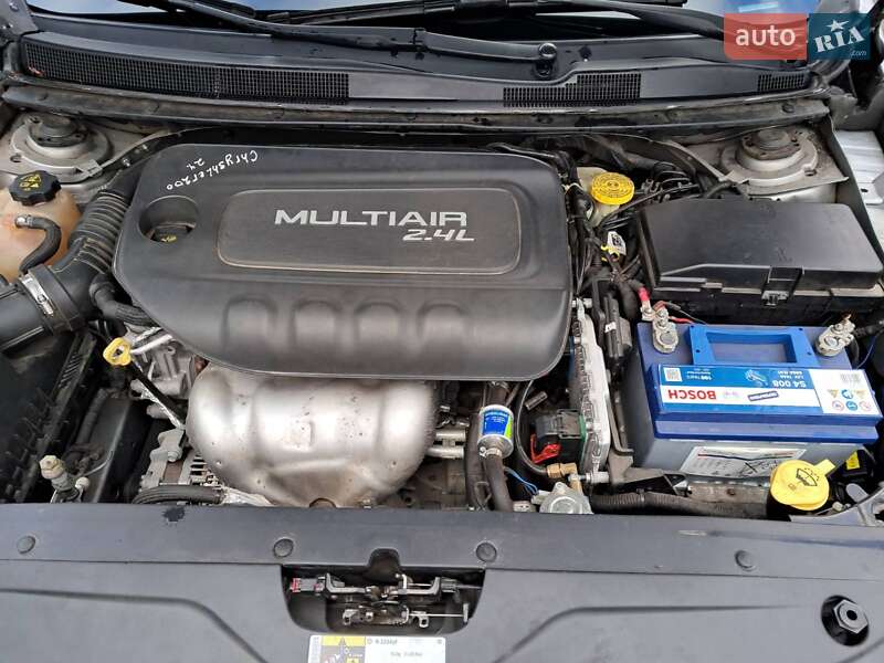 Седан Chrysler 200 2014 в Першотравенске