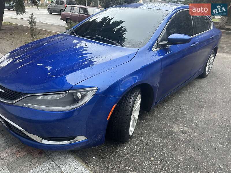 Седан Chrysler 200 2016 в Коростышеве