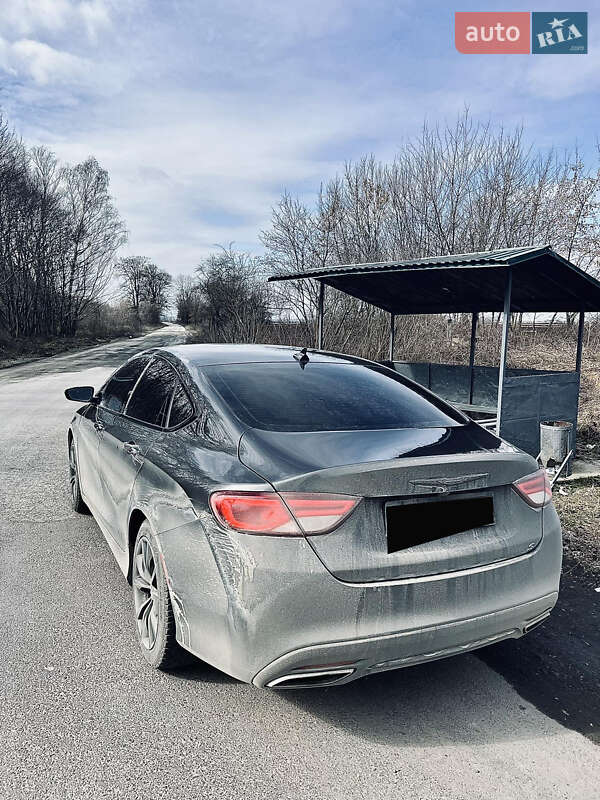 Седан Chrysler 200 2015 в Львові