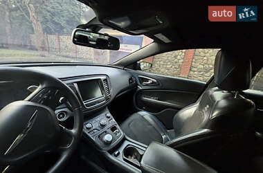 Седан Chrysler 200 2015 в 