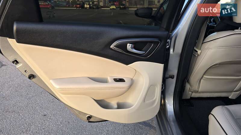 Седан Chrysler 200 2014 в Житомире фото 31 Седан Chrysler 200 2014 в Житомире