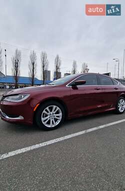 Седан Chrysler 200 2015 в Киеве