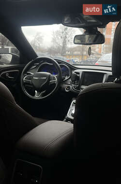 Седан Chrysler 200 2015 в 