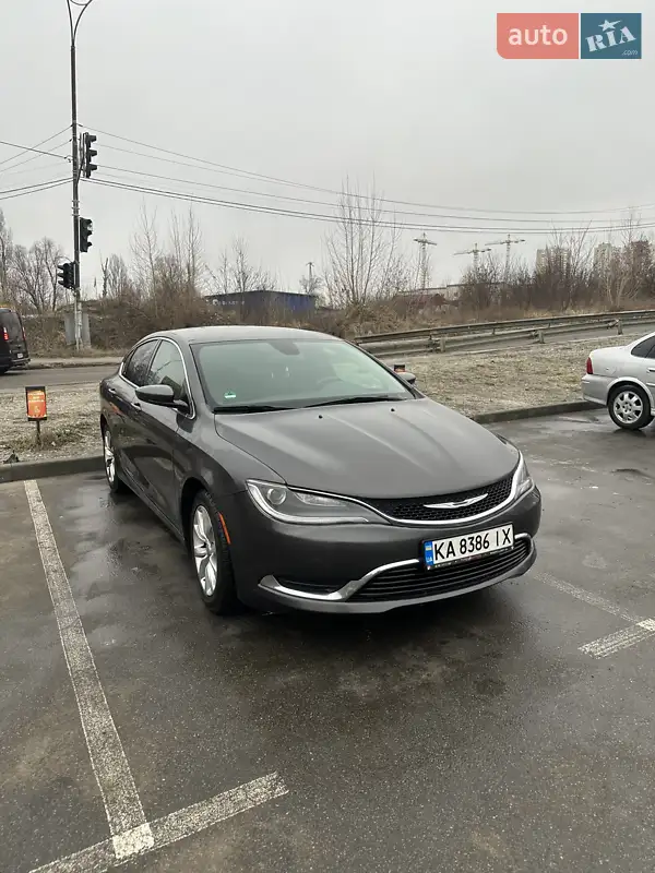 Chrysler 200