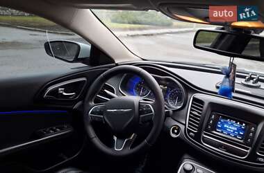 Седан Chrysler 200 2015 в 