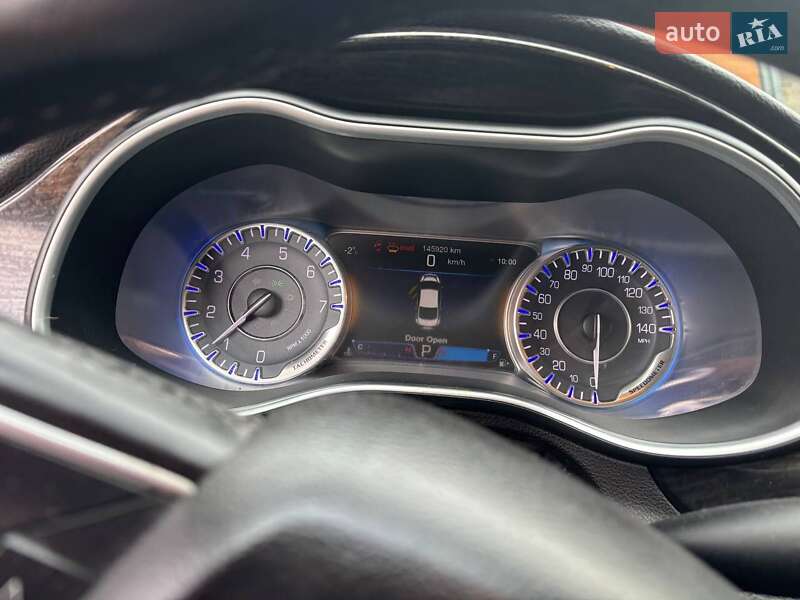 Седан Chrysler 200 2014 в Александрие