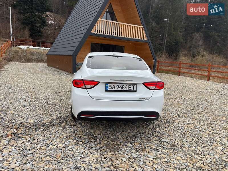 Седан Chrysler 200 2014 в Александрие