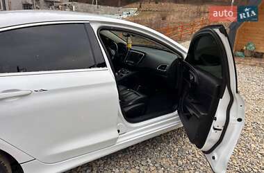 Седан Chrysler 200 2014 в 