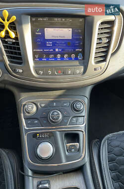 Седан Chrysler 200 2014 в 