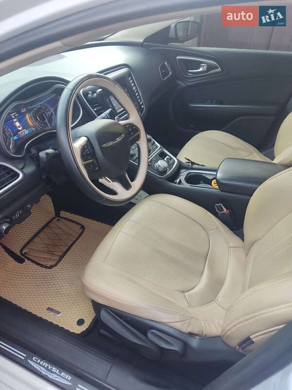 Седан Chrysler 200 2014 в Києві