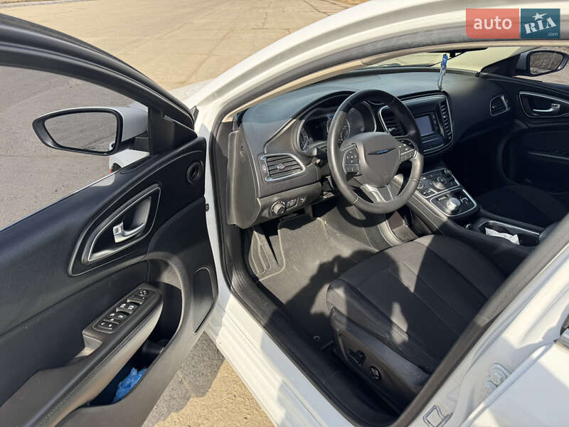 Седан Chrysler 200 2015 в Харькове