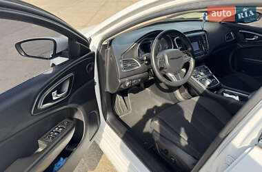 Седан Chrysler 200 2015 в 