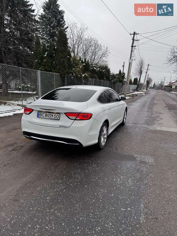 Седан Chrysler 200 2014 в Стрые