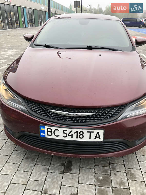 Седан Chrysler 200 2014 в Дрогобыче