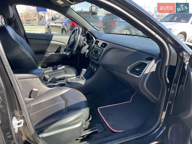 Седан Chrysler 200 2013 в Львове фото 5 Седан Chrysler 200 2013 в Львове
