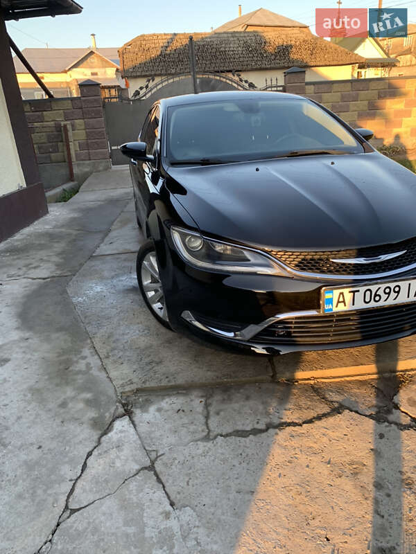 Седан Chrysler 200 2016 в Ивано-Франковске